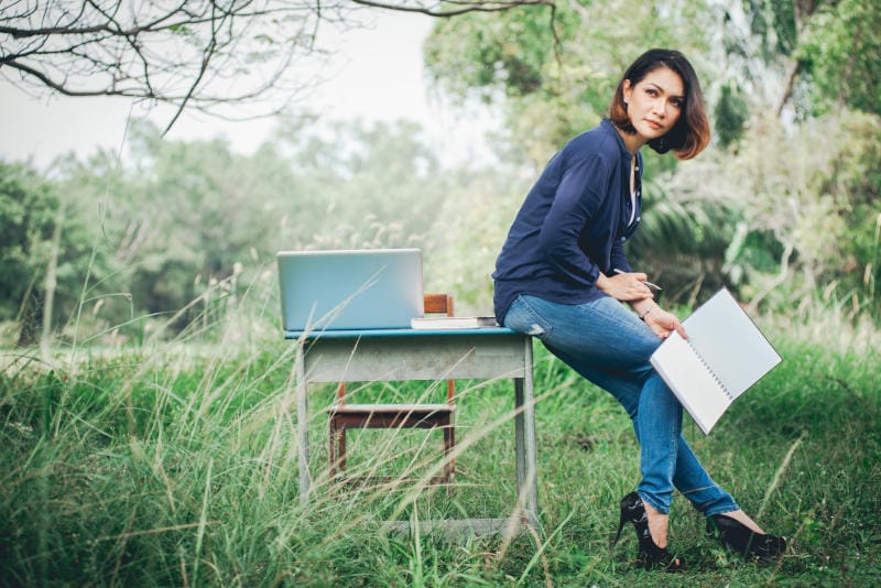 Big Lessons From Small Business Owners for Success: 10 Proven Tips to Thrive 2 Lessons from small business owners for success with starting small