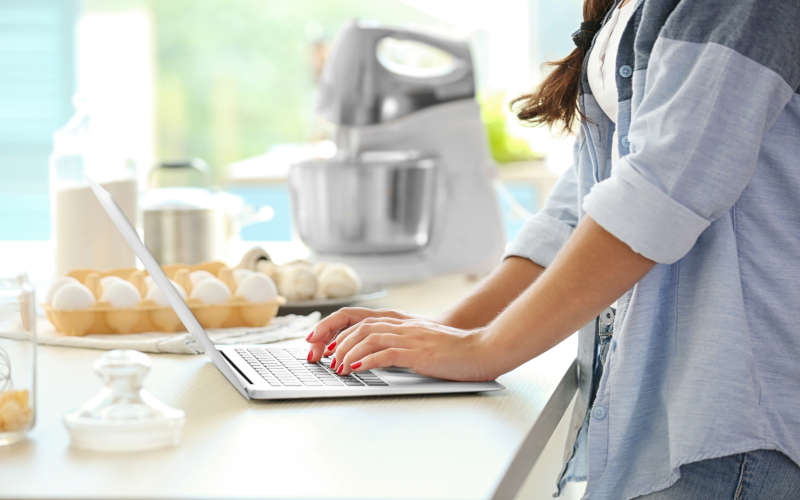 10 Easy Affiliate Marketing for Small Biz Ideas 10 Baker scaling side hustle cash with affiliate programs.